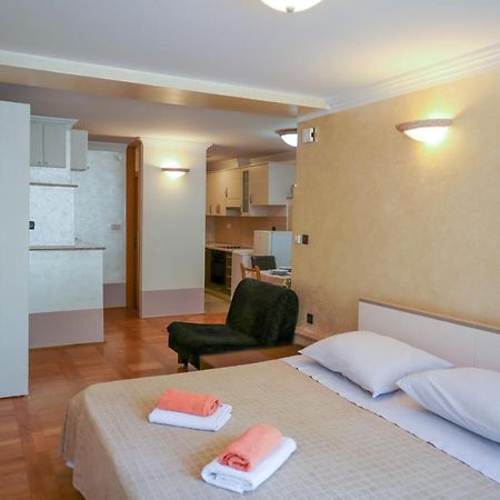 Apartments Okuka Сплит Экстерьер фото