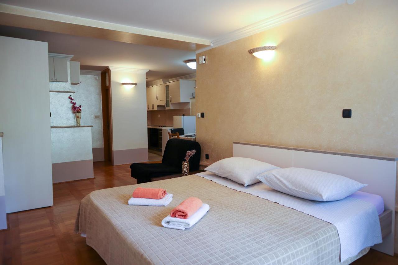 Apartments Okuka Сплит Экстерьер фото
